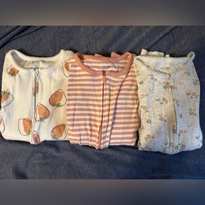 Girls size 5 footless pjs